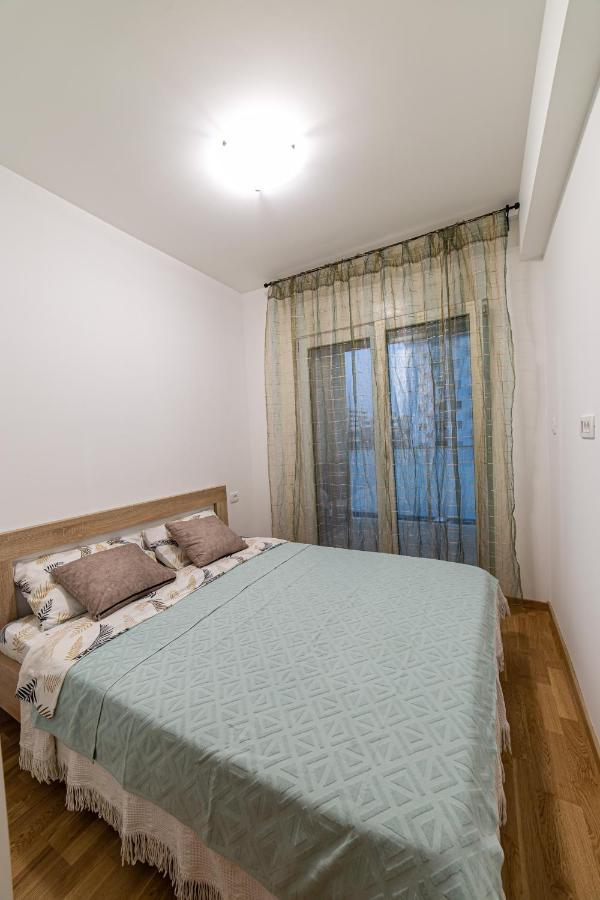 Apartman Miss T Apartment Подгорица Екстериор снимка