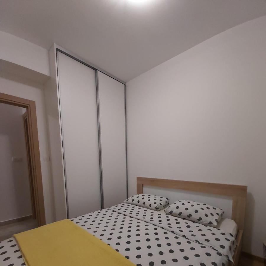 Apartman Miss T Apartment Подгорица Екстериор снимка