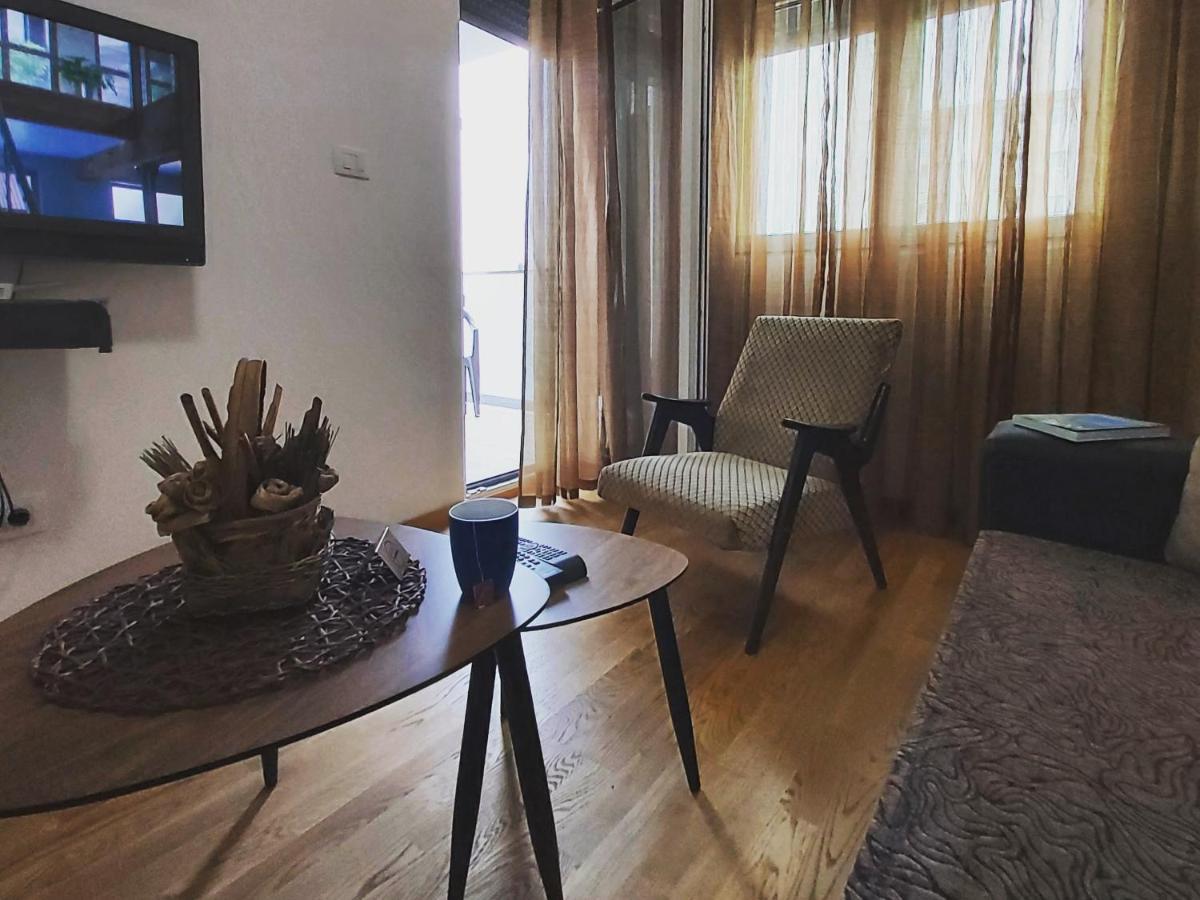 Apartman Miss T Apartment Подгорица Екстериор снимка