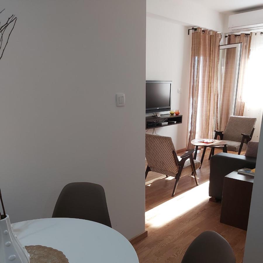 Apartman Miss T Apartment Подгорица Екстериор снимка