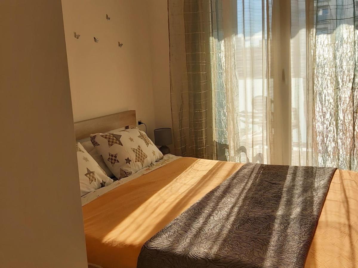 Apartman Miss T Apartment Подгорица Екстериор снимка