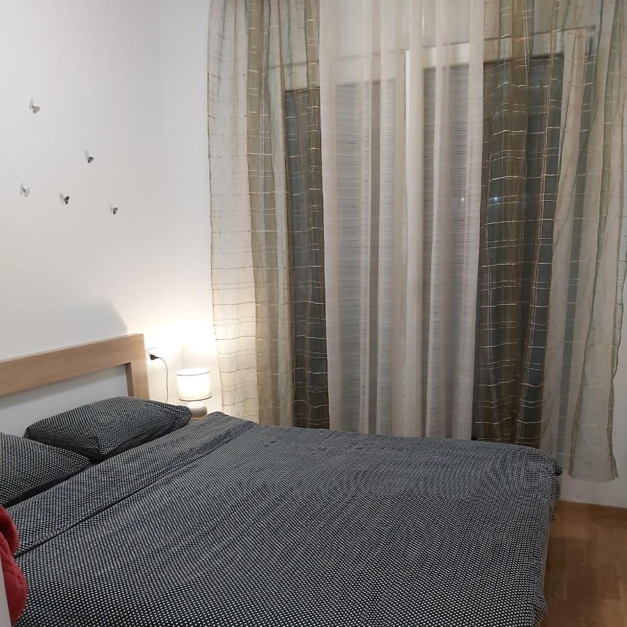 Apartman Miss T Apartment Подгорица Екстериор снимка