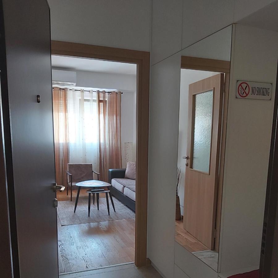 Apartman Miss T Apartment Подгорица Екстериор снимка