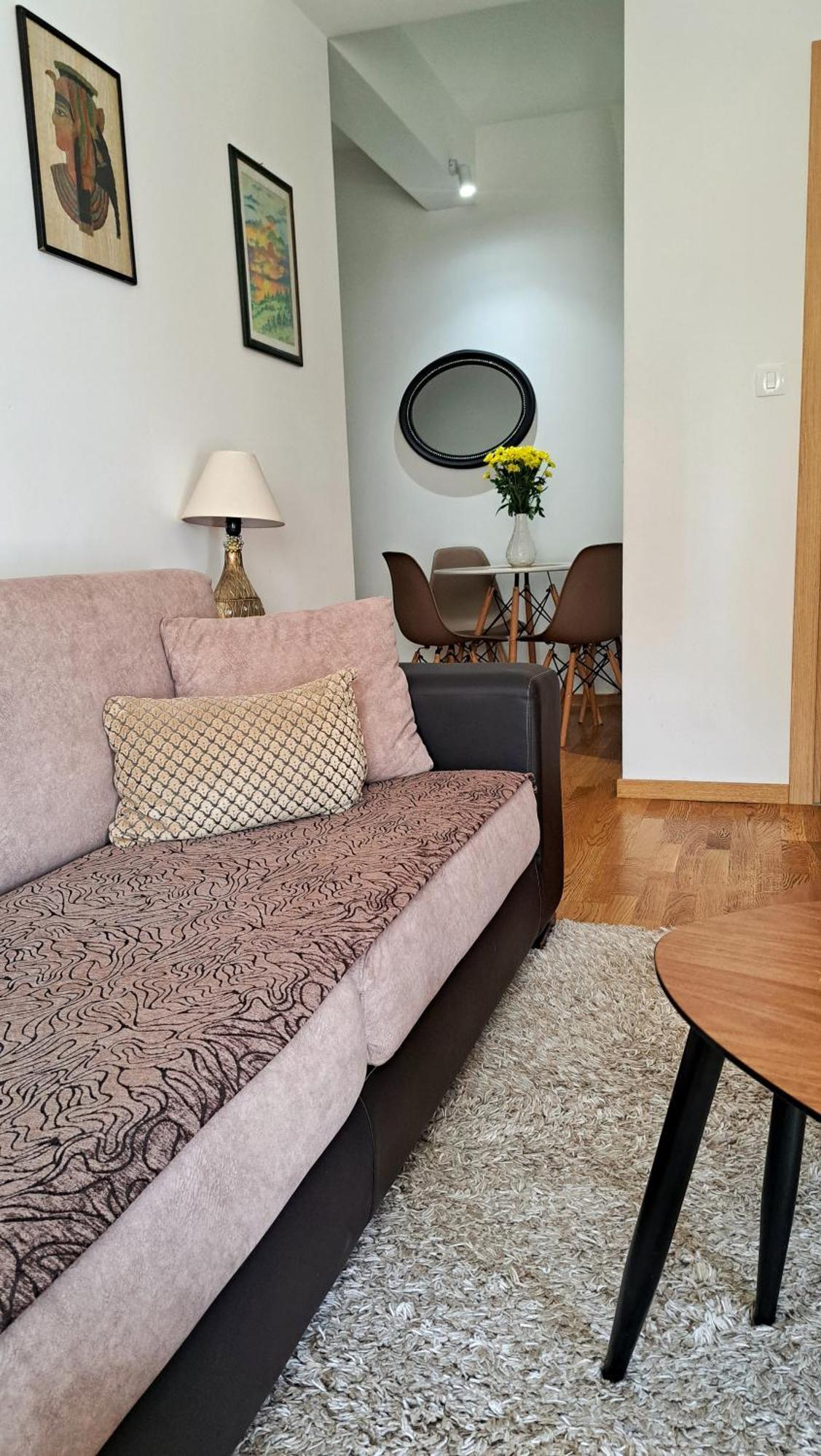 Apartman Miss T Apartment Подгорица Екстериор снимка